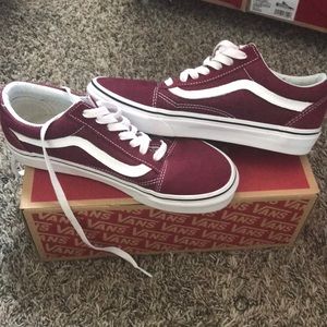 📦 Maroon Vans 📦